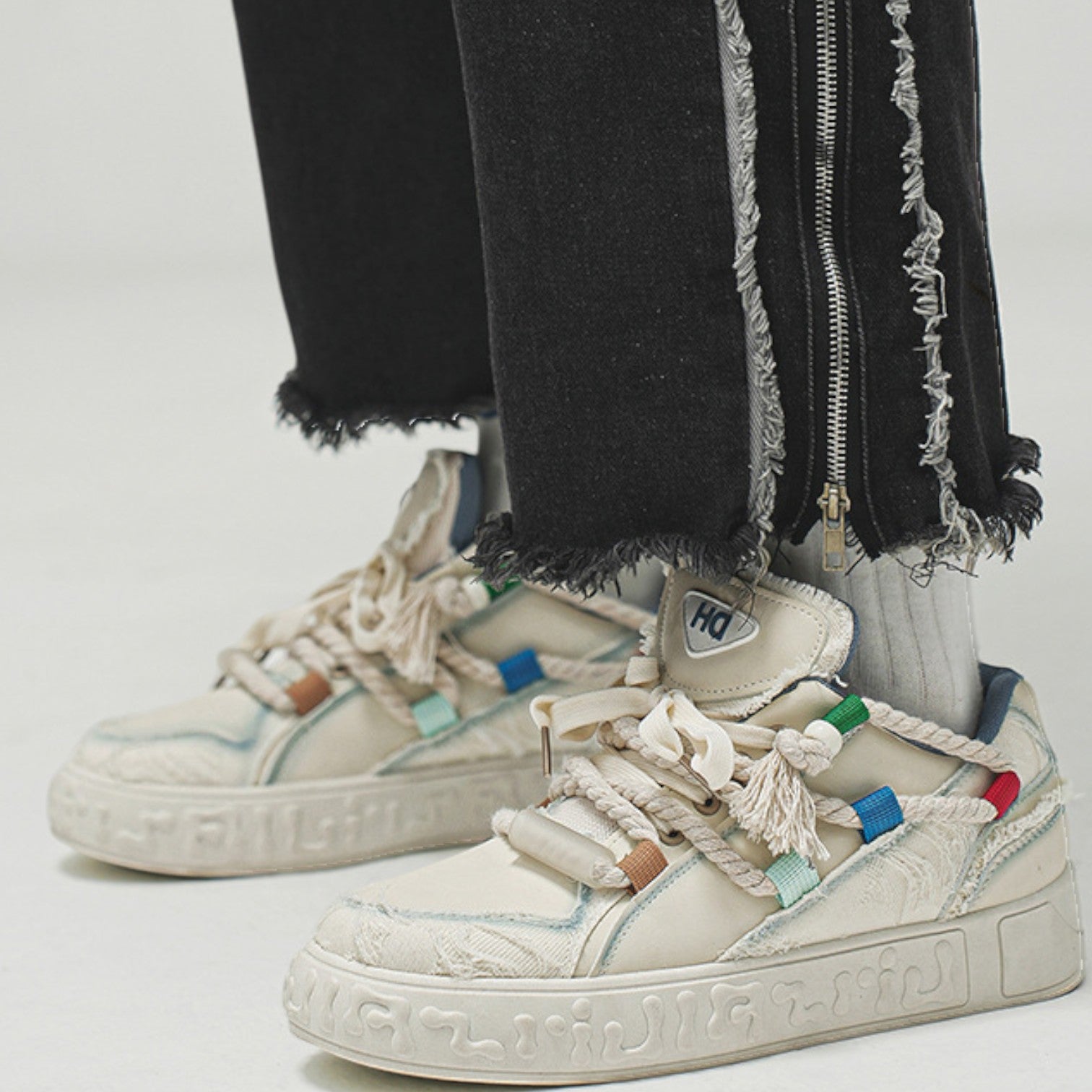Kецове Alabaster Frayed Rope
