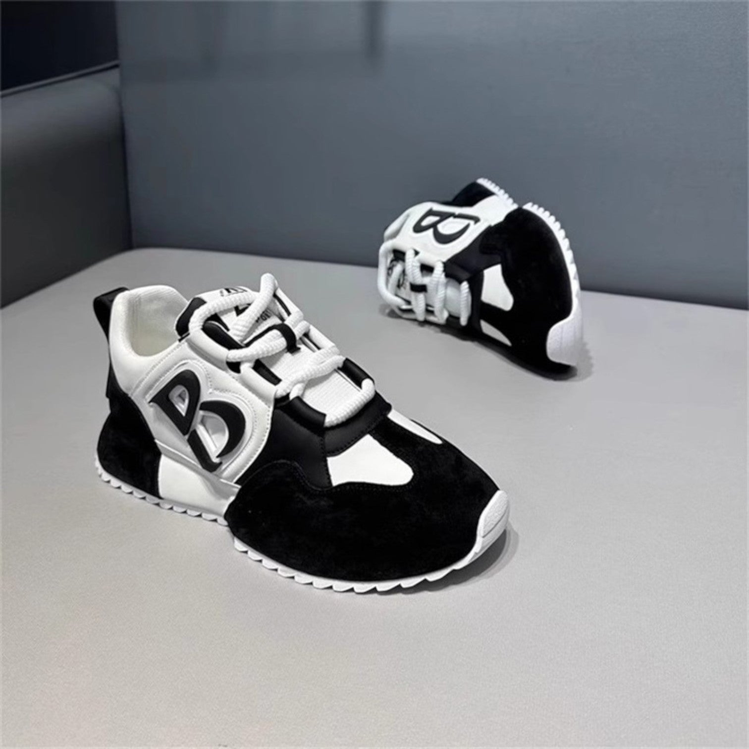 Кецове Monochrome Pulse