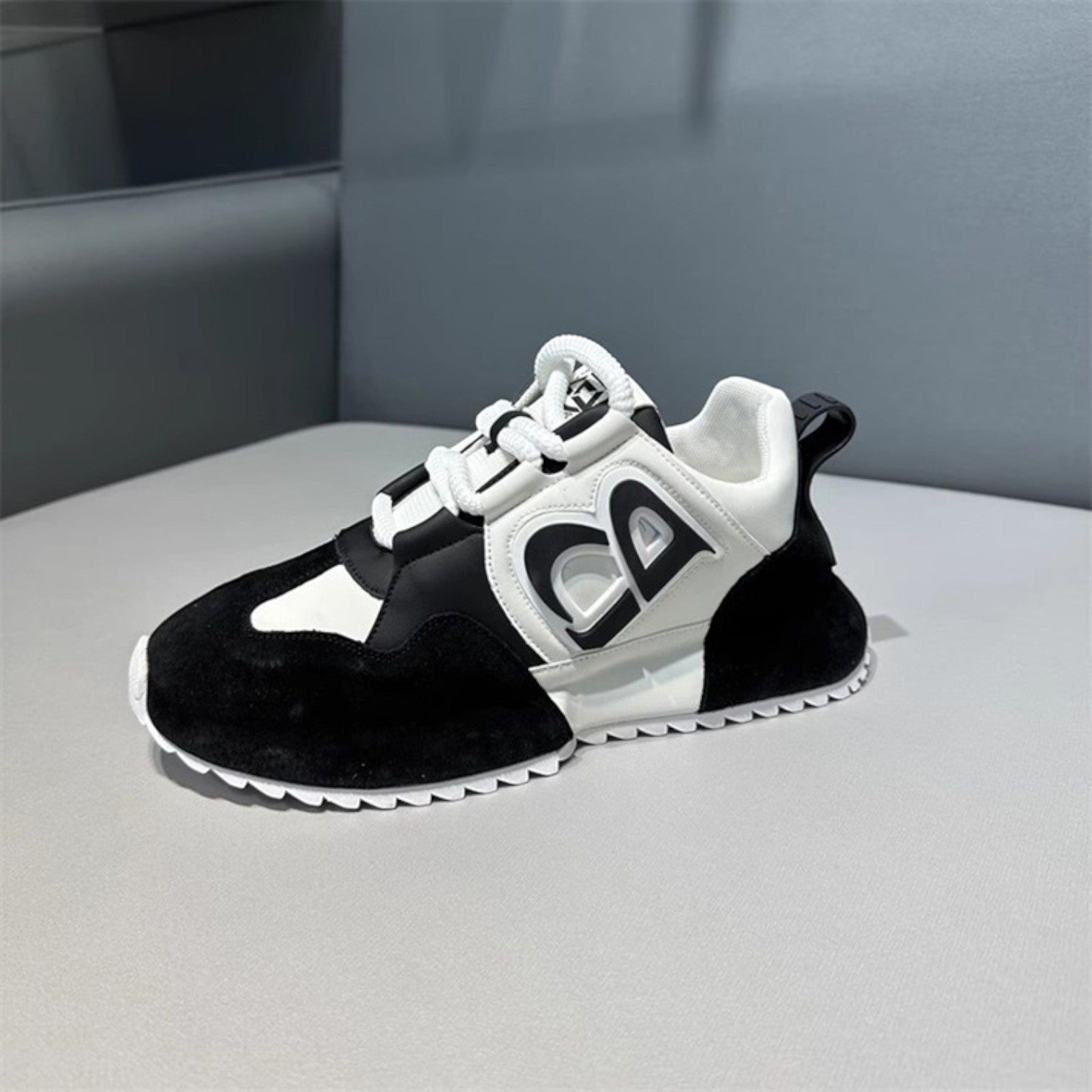 Кецове Monochrome Pulse