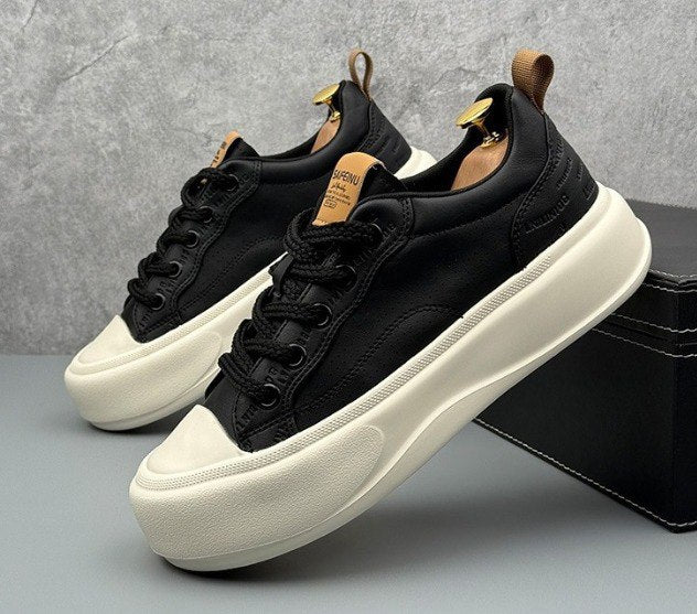 Ajat Court Low Sneaker in Black