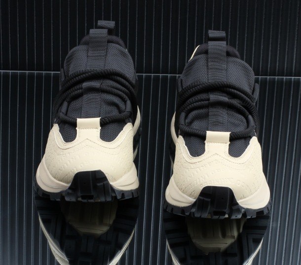 Men's Black and Beige thick-soled sneakers