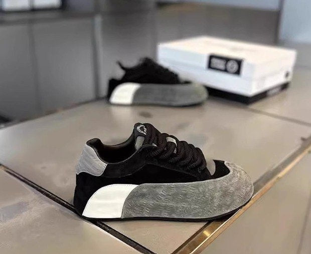 Luxury Men Casual Fashion Sports Shoes Grey & Black