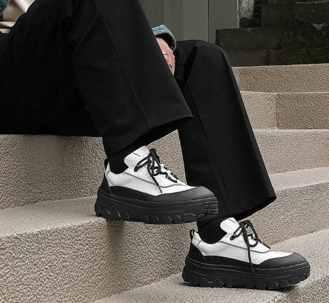 White 'Glacier Trail' sneakers