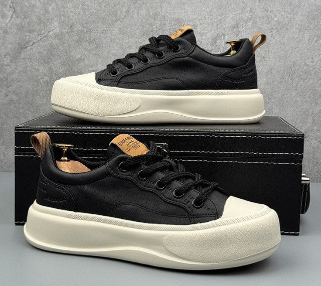 Ajat Court Low Sneaker in Black
